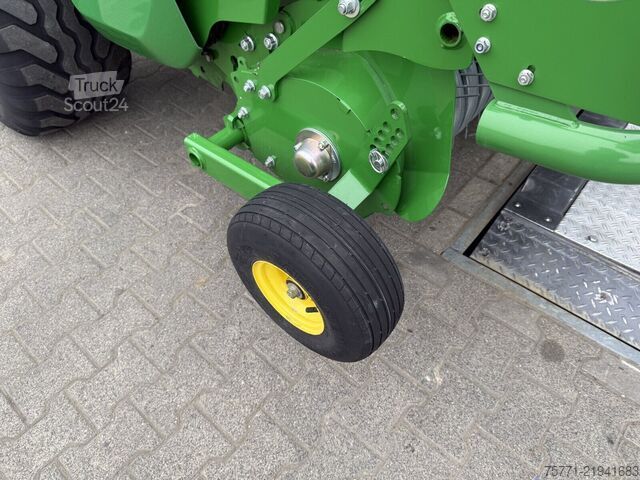 Enfardadeira de fardos redondos John Deere V451 G PRASA ROLUJĄCA