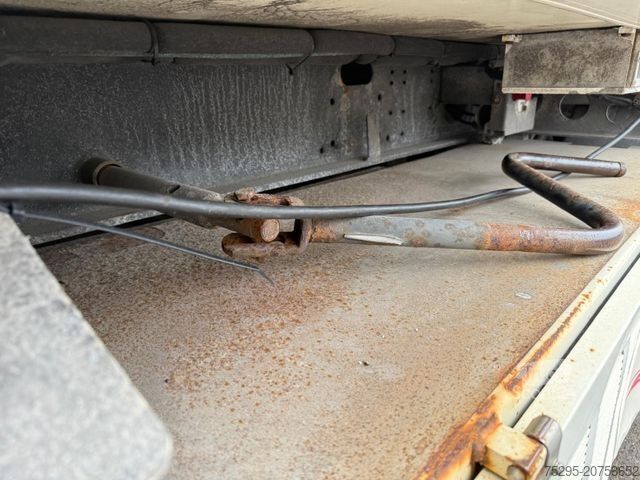 Koeltrailers ROHR 2 Achs Tandem Koffer Durchladesystem LBW defekt