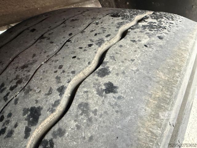 Koeltrailers ROHR 2 Achs Tandem Koffer Durchladesystem LBW defekt