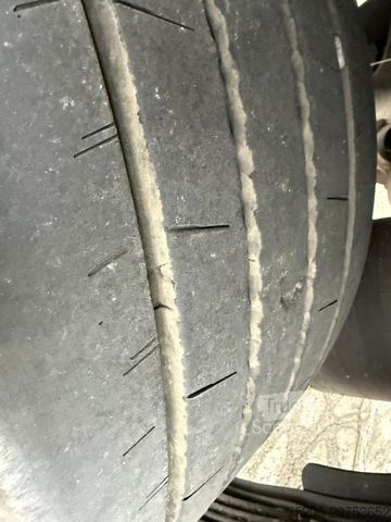 Koeltrailers ROHR 2 Achs Tandem Koffer Durchladesystem LBW defekt