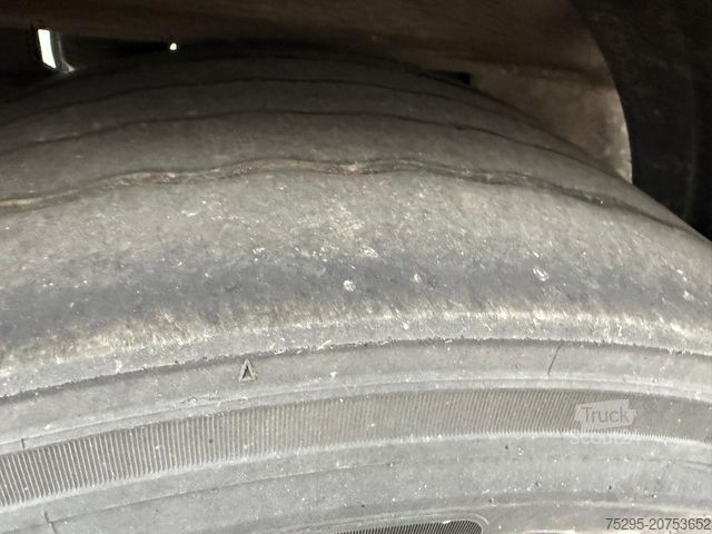 Koeltrailers ROHR 2 Achs Tandem Koffer Durchladesystem LBW defekt