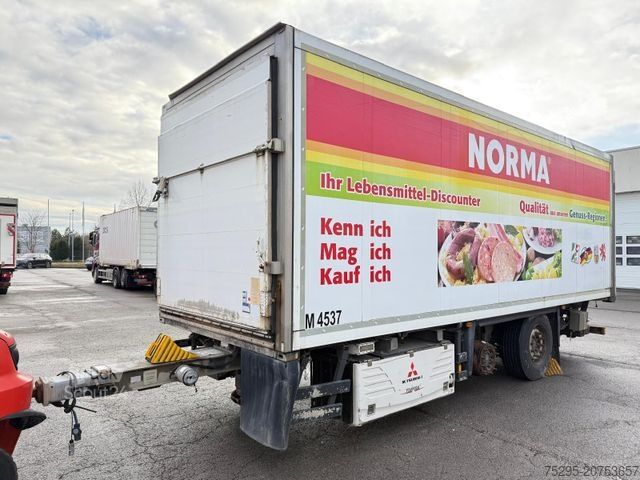 Koeltrailers SCHMITZ CARGOBULL 2 Achs Tandem Koffer Durchladesystem LBW defekt