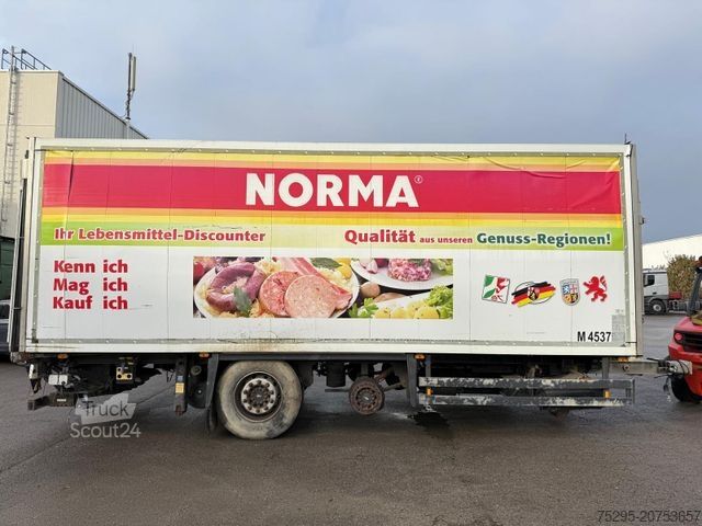 Koeltrailers SCHMITZ CARGOBULL 2 Achs Tandem Koffer Durchladesystem LBW defekt