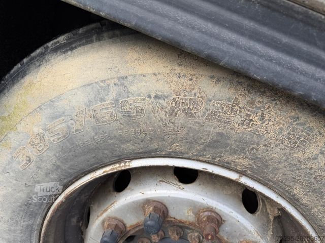 Koeltrailers SCHMITZ CARGOBULL 2 Achs Tandem Koffer Durchladesystem LBW defekt