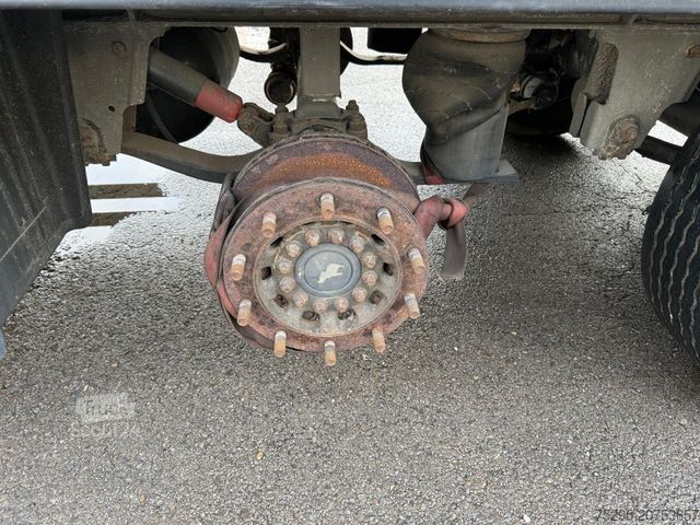 Koeltrailers SCHMITZ CARGOBULL 2 Achs Tandem Koffer Durchladesystem LBW defekt