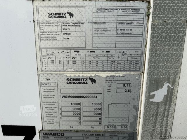 Koeltrailers SCHMITZ CARGOBULL 2 Achs Tandem Koffer Durchladesystem LBW defekt