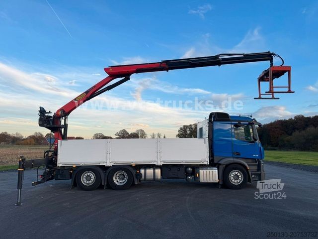 Plattewagen met zeil MERCEDES-BENZ Actros 2545 MP5 6x2 Palfinger 23.001 Tec3
