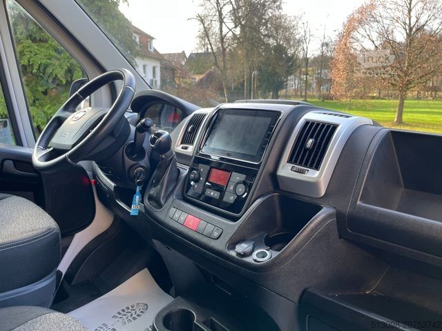 Vrachtwagen met bakwagen FIAT DUCATO XXXL KOFFER MIT LBW TEMPOMAT KAMERA LED