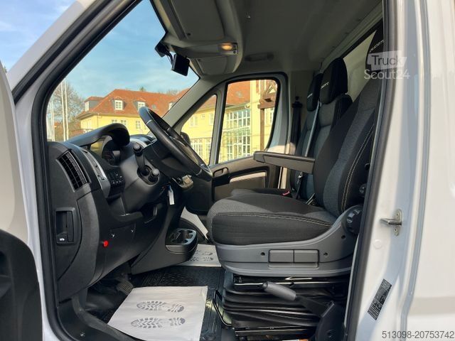 Vrachtwagen met bakwagen FIAT DUCATO XXXL KOFFER MIT LBW TEMPOMAT KAMERA LED