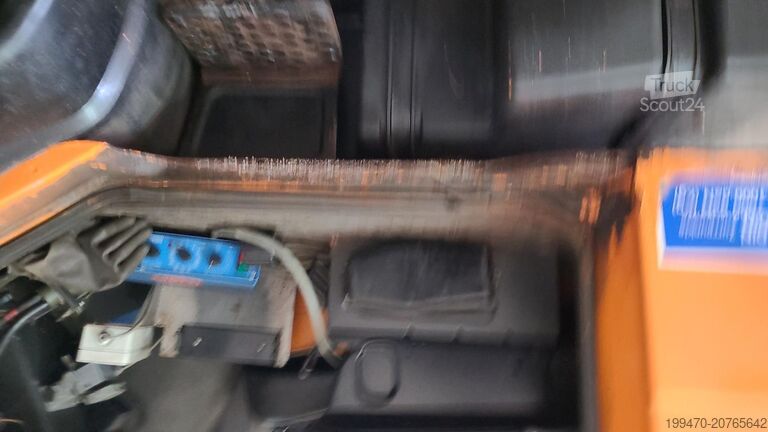 Veículo comercial - basculante Mercedes-Benz Unimog 418/10