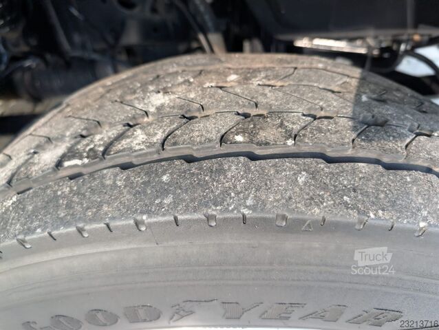 MAN TGL 8.220 Koffer (12) MAN TGL 8.220 Koffer (12)