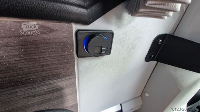 Minibús MERCEDES-BENZ 519 Sunset S 4 Ferqui Chasis 907 Vorlauffahrzeug