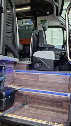 Minibús MERCEDES-BENZ 519 Sunset S 4 Ferqui Chasis 907 Vorlauffahrzeug