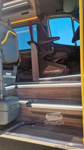 Minibús MERCEDES-BENZ 517 Lord Comfort XXL Lagerfahrzeug 23 SS