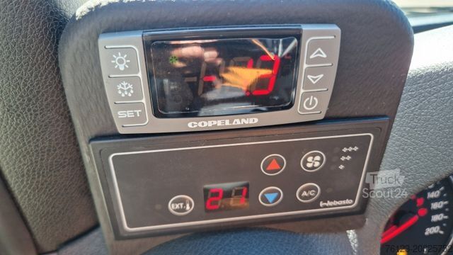 Minibús MERCEDES-BENZ 517 Lord Comfort XXL Lagerfahrzeug 23 SS