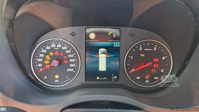 Minibús MERCEDES-BENZ 517 Lord Comfort XXL Lagerfahrzeug 23 SS