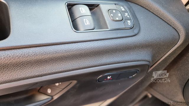 Minibús MERCEDES-BENZ 517 Lord Comfort XXL Lagerfahrzeug 23 SS