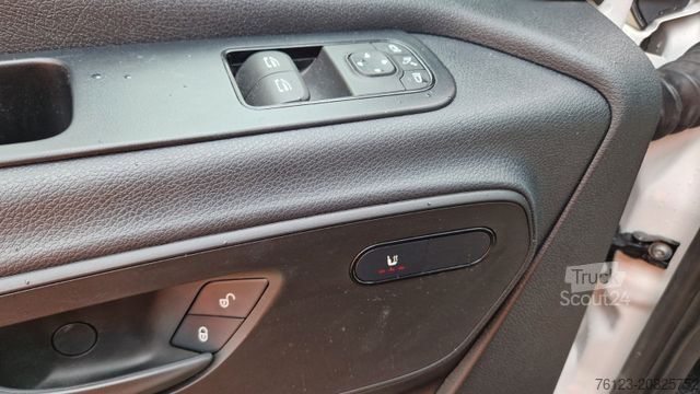 Minibús MERCEDES-BENZ 517 Lord Comfort XXL Lagerfahrzeug 23 SS