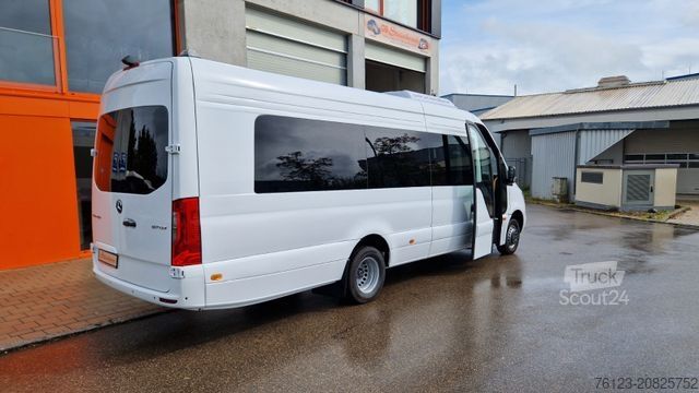 Minibús MERCEDES-BENZ 517 Lord Comfort XXL Lagerfahrzeug 23 SS