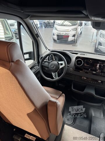 عربة تخييم شبه مدمجة Hymer Venture S