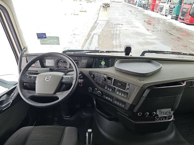 Standard-SZM VOLVO FH 500 6X2 STEERED PTO+HYDR