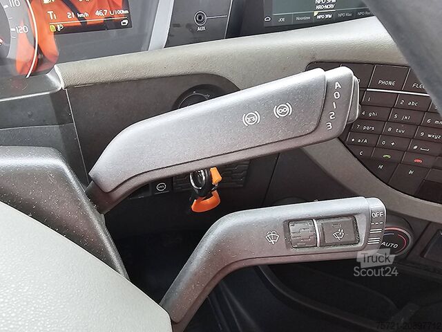 Standard-SZM VOLVO FH 500 6X2 STEERED PTO+HYDR