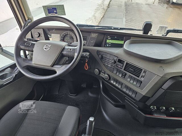 Standard-SZM VOLVO FH 500 6X2 STEERED PTO+HYDR