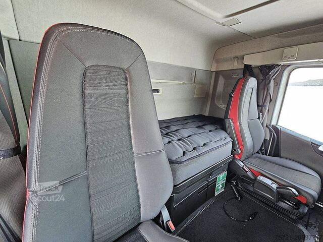 Standard-SZM VOLVO FH 500 6X2 STEERED PTO+HYDR