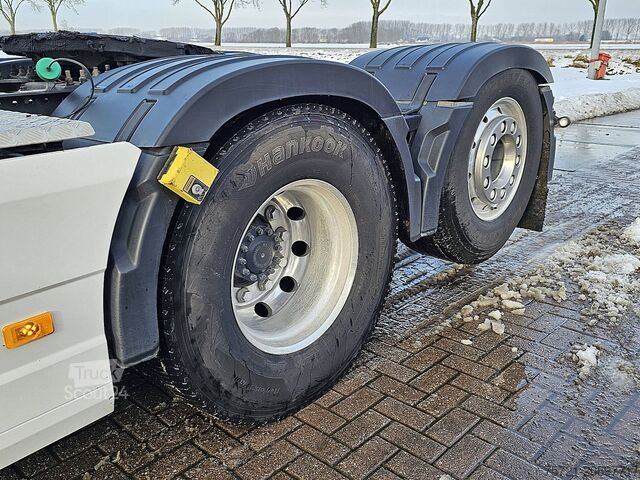 Estándar-SZM VOLVO FH 500 6X2 STEERED PTO+HYDR