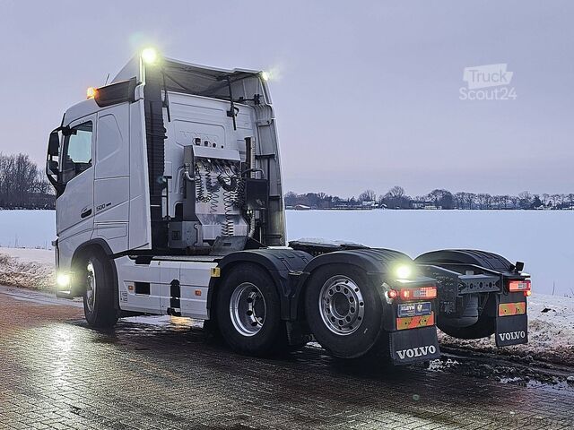 Standard-SZM VOLVO FH 500 6X2 STEERED PTO+HYDR