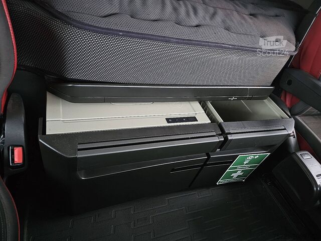 Estándar-SZM VOLVO FH 500 6X2 STEERED PTO+HYDR