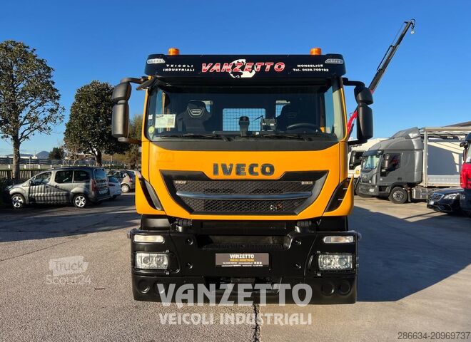 PLATFORM RÁMPÁVAL Iveco Stralis AD 320s42