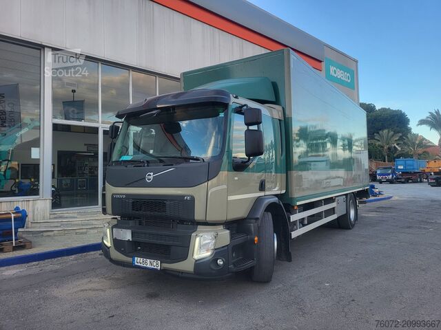 Caminhão de Entregas de Encomendas Volvo FE280