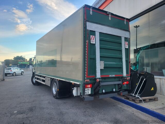 Caminhão de Entregas de Encomendas Volvo FE280