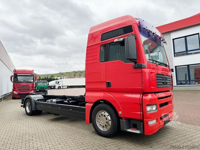 Châssis de camion MAN TGA 18.430 4X2 LL TGA 18.430 4X2 LL, 2x AHK