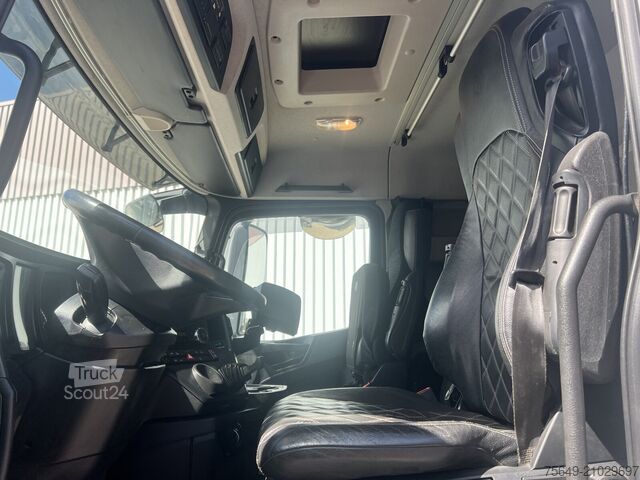 Special purpose truck Mercedes-Benz Arocs 3251 LK 8x4/4 Arocs 3251 LK 8x4/4, Retarder, Stahlmulde ca. 15m³, hydr. Heckklappe