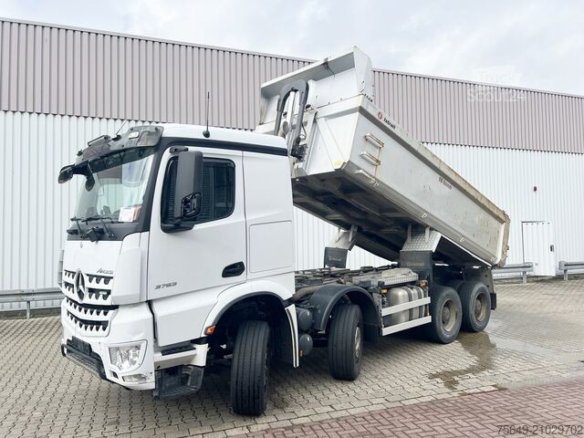 Camion à usage spécial Mercedes-Benz Arocs 3253 K 8x4/4 Arocs 3253 K 8x4/4, Retarder, Stahlmulde ca. 15m³, hydr. Heckklappenöffnung