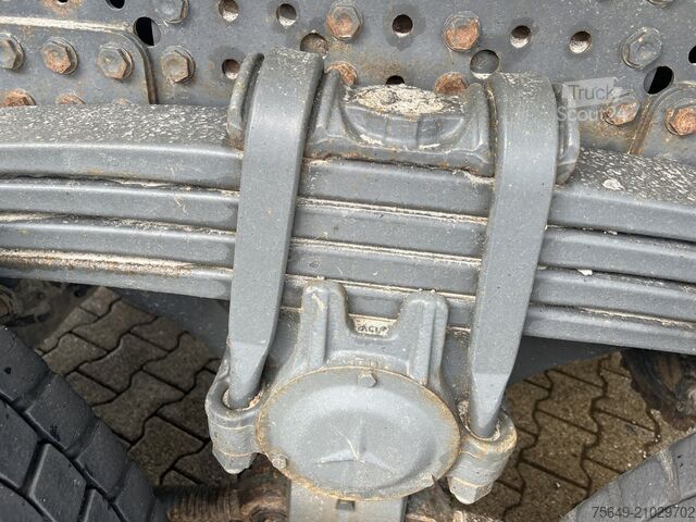 Camion à usage spécial Mercedes-Benz Arocs 3253 K 8x4/4 Arocs 3253 K 8x4/4, Retarder, Stahlmulde ca. 15m³, hydr. Heckklappenöffnung