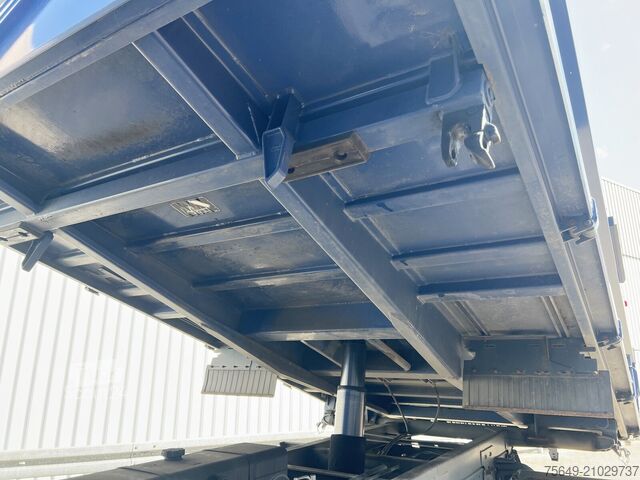 Camion-benne tricar Mercedes-Benz Atego 1323 AK 4x4 Atego 1323 AK 4x4