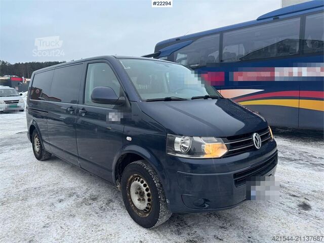 Minibus Volkswagen Caravelle – 7 seats with wheelchair lift