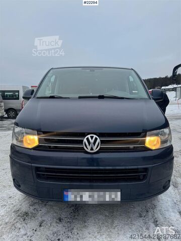 Minibus Volkswagen Caravelle – 7 seats with wheelchair lift