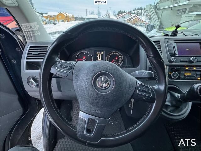 Minibus Volkswagen Caravelle – 7 seats with wheelchair lift