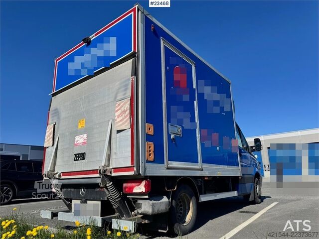  Mercedes-Benz Sprinter 519 Box Van w/Tail Lift – Shelving – 2 Se