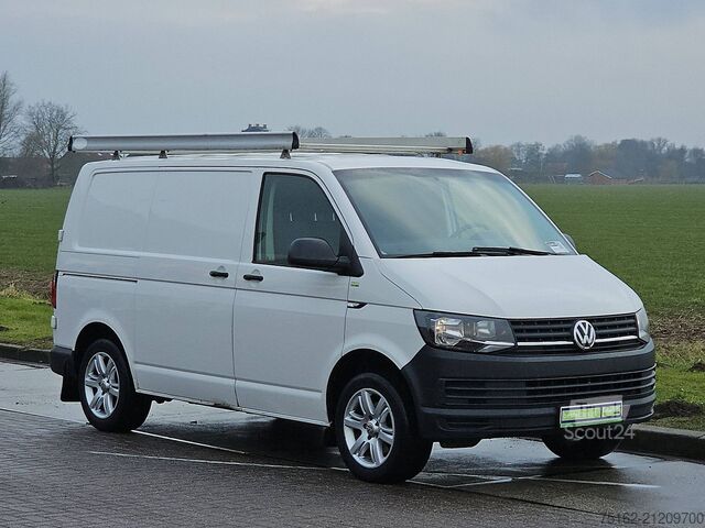 High-roof van VOLKSWAGEN TRANSPORTER 2.0 TDI L1H1 Airco Trekhaak