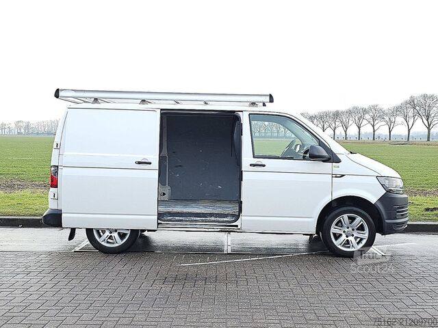 High-roof van VOLKSWAGEN TRANSPORTER 2.0 TDI L1H1 Airco Trekhaak