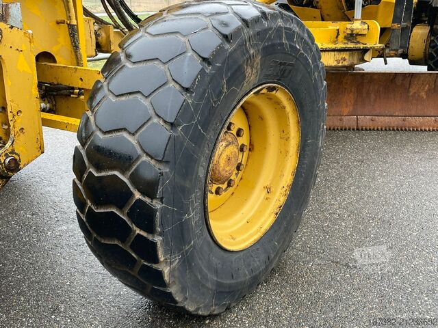 Yol greyderi Caterpillar 140H CE