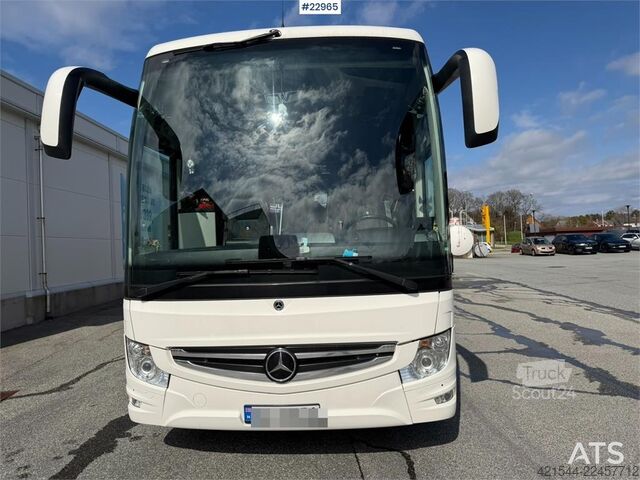 حافلة مرسيدس-بنز MB E15 RHD بمقاعد لعدد 49+1+1 Mercedes-Benz MB E15 RHD coach with seating for 49+1+1