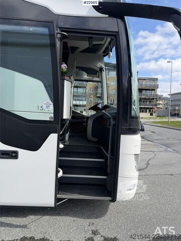 حافلة مرسيدس-بنز MB E15 RHD بمقاعد لعدد 49+1+1 Mercedes-Benz MB E15 RHD coach with seating for 49+1+1