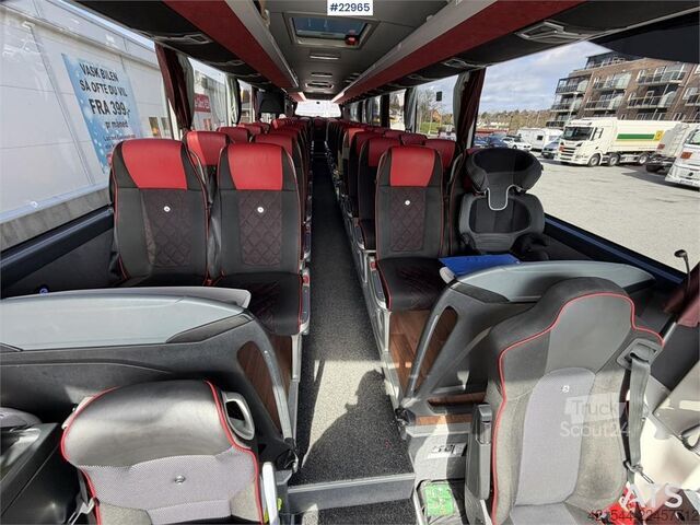 حافلة مرسيدس-بنز MB E15 RHD بمقاعد لعدد 49+1+1 Mercedes-Benz MB E15 RHD coach with seating for 49+1+1