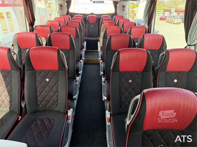 حافلة مرسيدس-بنز MB E15 RHD بمقاعد لعدد 49+1+1 Mercedes-Benz MB E15 RHD coach with seating for 49+1+1